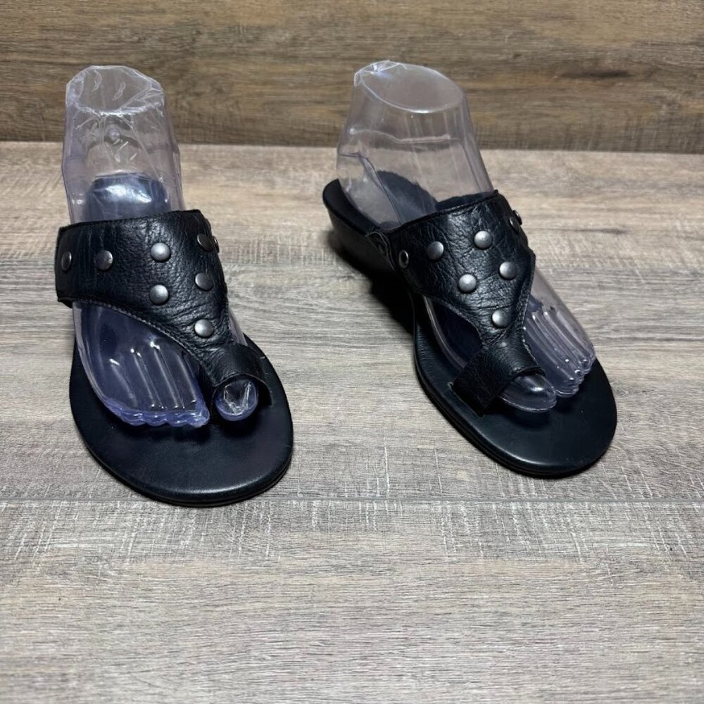 Sesto Meucci Black Leather Studded Wedge Toe Sandals Women's Size 7.5